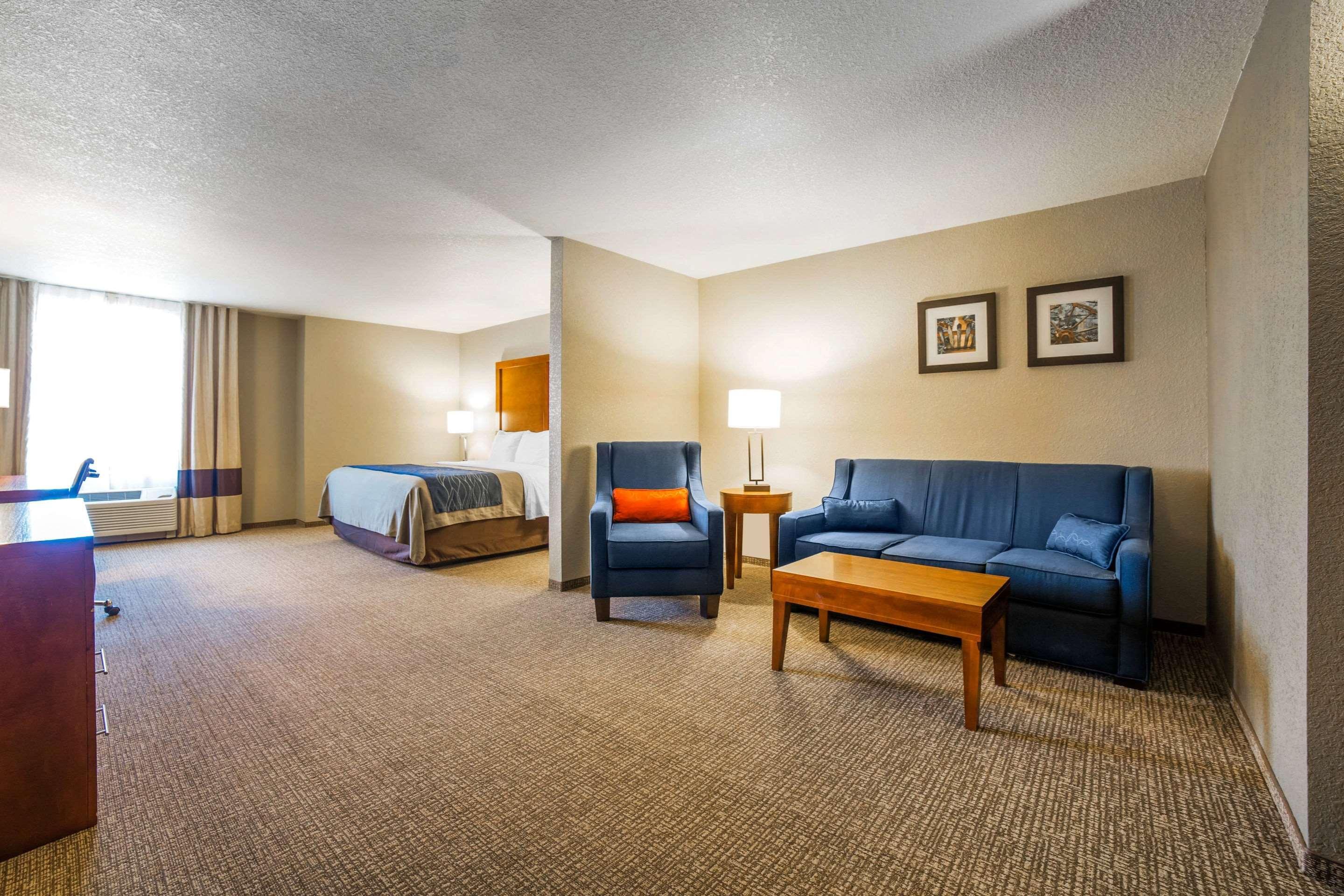 Comfort Inn & Suites Cheyenne Exterior foto
